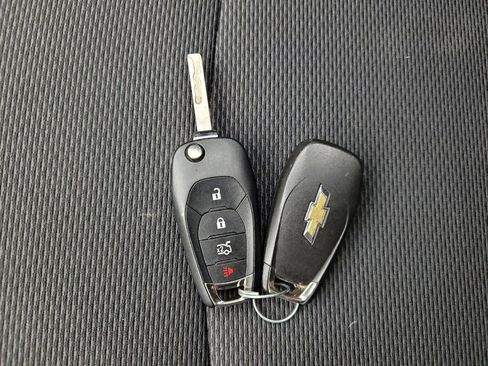 Used 2017 Chevrolet Cruze LT FWD image 32