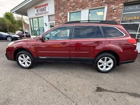 Used 2014 Subaru Outback 2.5i Premium AWD/4WD image 8