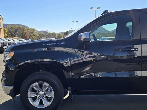 Used 2025 Chevrolet Silverado 1500 LT w/ Safety Package RWD image 23