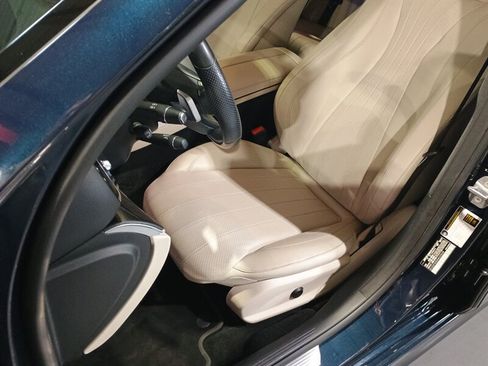 Used 2017 Mercedes-Benz E 300 4MATIC image 17