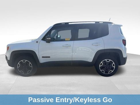 Used 2016 Jeep Renegade Trailhawk AWD/4WD image 12