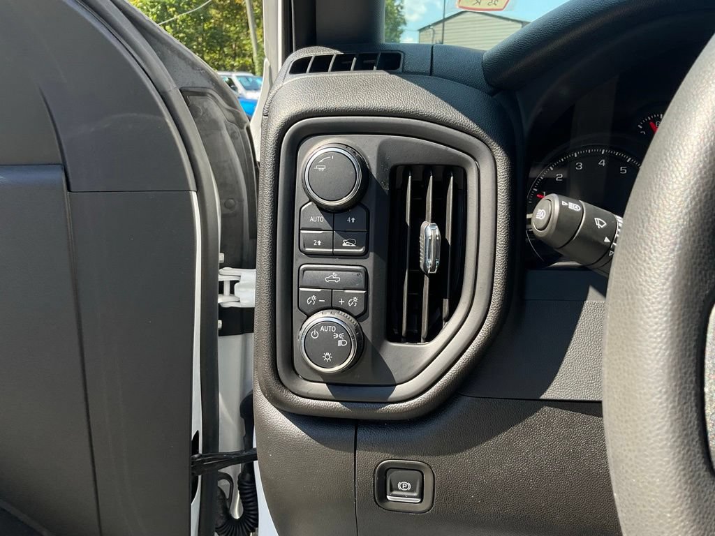 Used 2024 Chevrolet Silverado 1500 Custom w/ LPO, Dark Essentials Package AWD/4WD image 13