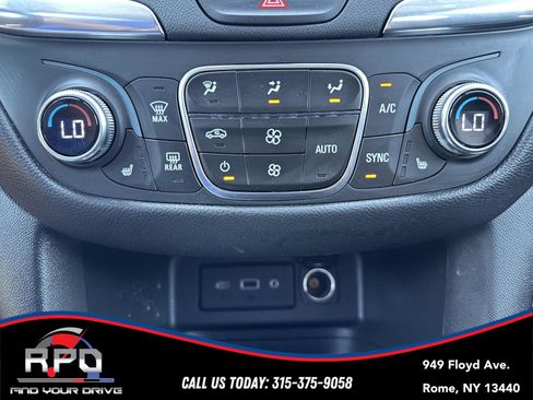 Used 2020 Chevrolet Equinox LT AWD/4WD image 25