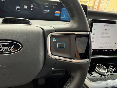 Used 2026 Ford Expedition Platinum w/ Stealth Performance Package image 17