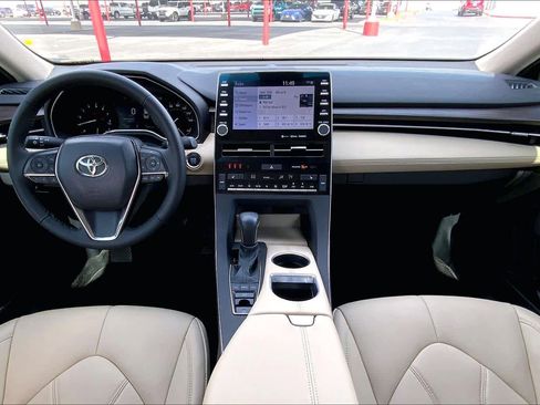 Used 2022 Toyota Avalon XLE image 16