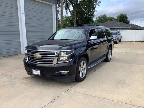 Used 2015 Chevrolet Suburban LTZ AWD/4WD image 4
