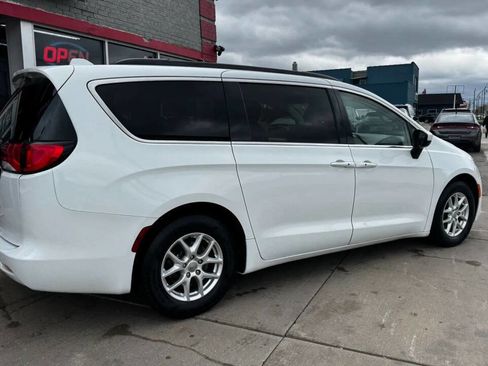 Used 2020 Chrysler Voyager Lxi FWD image 6