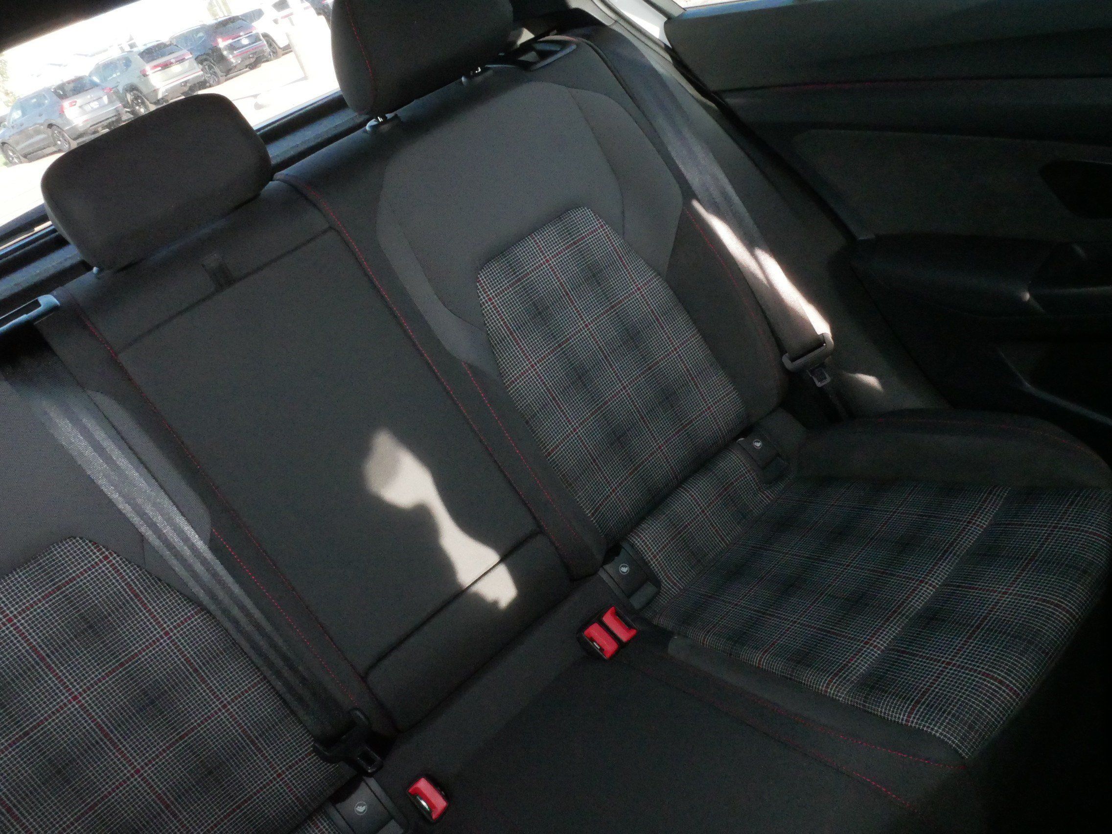 Certified 2024 Volkswagen GTI SE FWD image 10