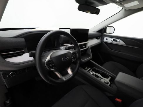 Used 2025 Ford Explorer Active image 10