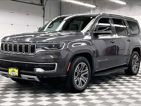 Used 2024 Jeep Wagoneer Series II w/ Flexible Seating Group AWD/4WD image 13