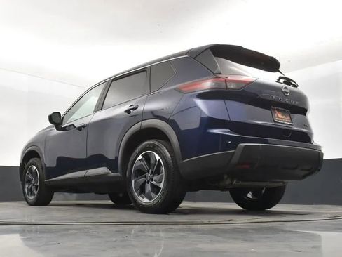Used 2024 Nissan Rogue SV FWD image 12