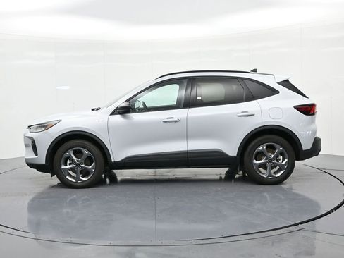 Used 2025 Ford Escape ST-Line image 9