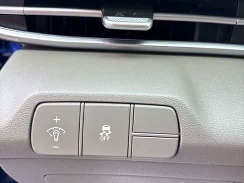 Used 2024 Hyundai Elantra SEL image 19
