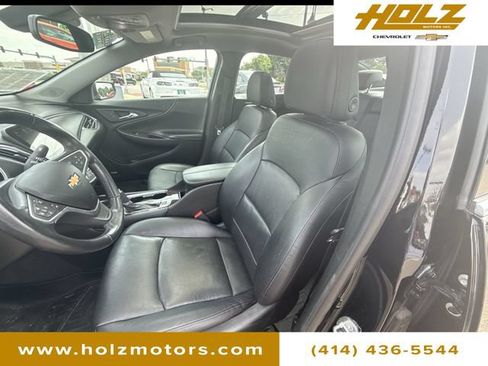 Certified 2018 Chevrolet Malibu Premier w/ Premier Sun and Wheel Package FWD image 21