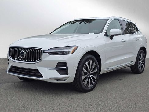Used 2023 Volvo XC60 B5 Plus w/ Climate Package AWD/4WD image 7