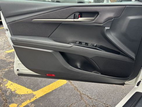 Used 2025 Toyota Camry LE image 20