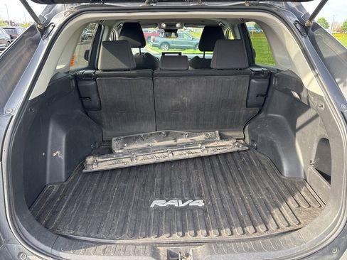 Used 2023 Toyota RAV4 LE image 9