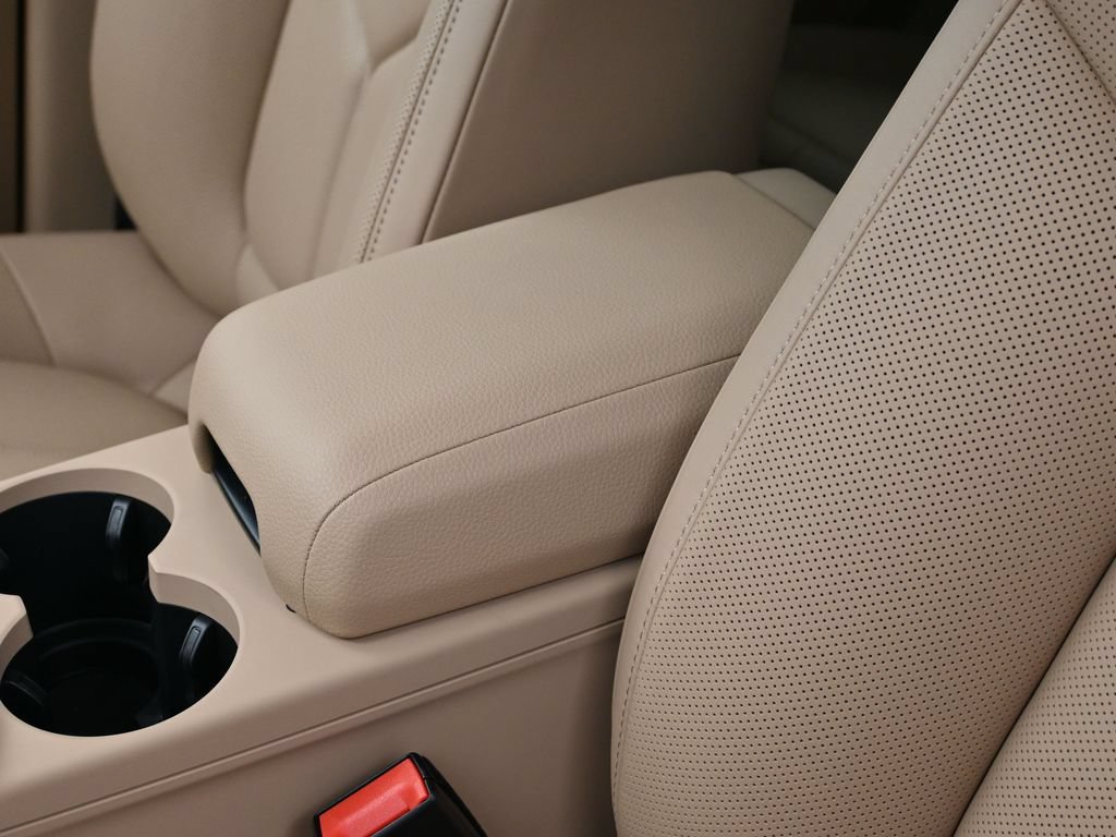 Certified 2026 Porsche Macan AWD/4WD image 21