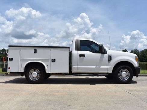 Used 2017 Ford F250 XL RWD image 3