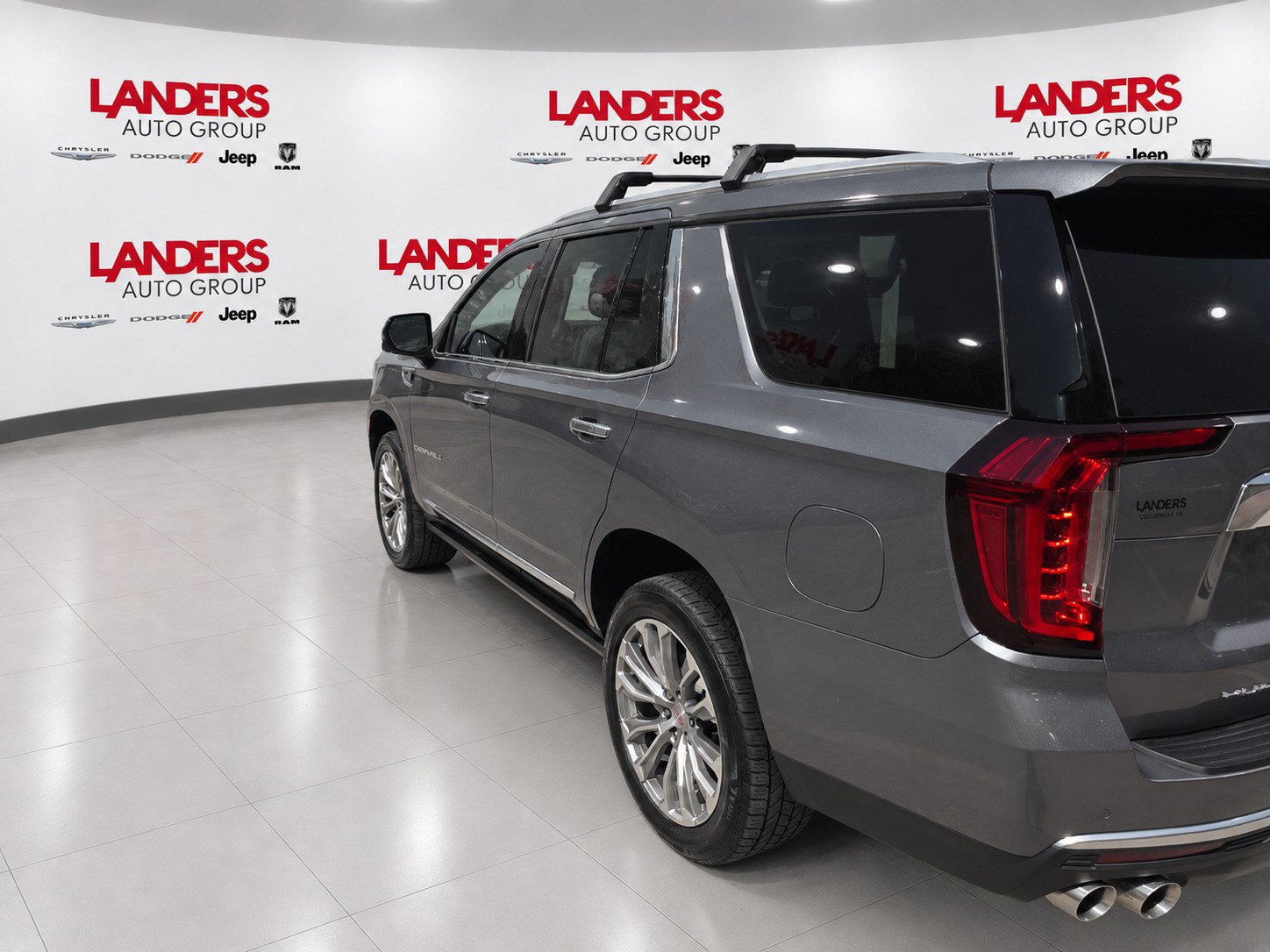 Used 2021 GMC Yukon Denali w/ Denali Premium Package AWD/4WD image 7