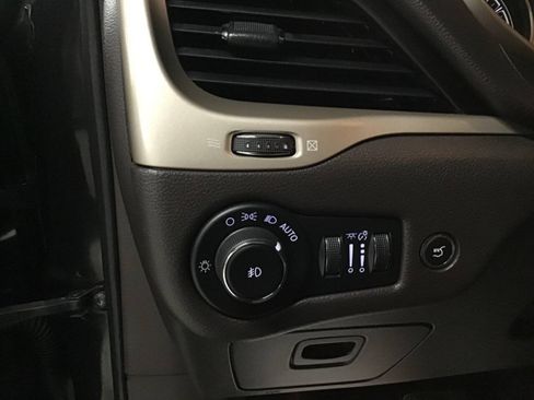 Used 2015 Jeep Cherokee Trailhawk w/ Comfort/Convenience Group AWD/4WD image 15