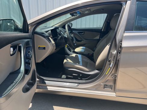 Used 2015 Hyundai Elantra Limited FWD image 10