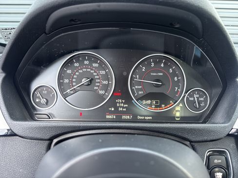 Used 2014 BMW 335i xDrive Sedan AWD/4WD image 16