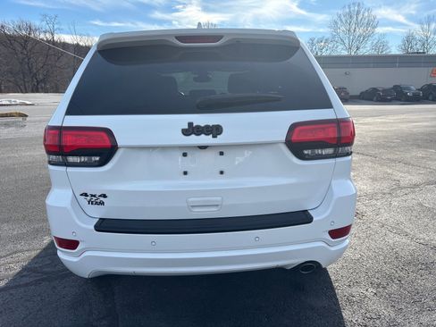 Used 2017 Jeep Grand Cherokee Altitude image 6