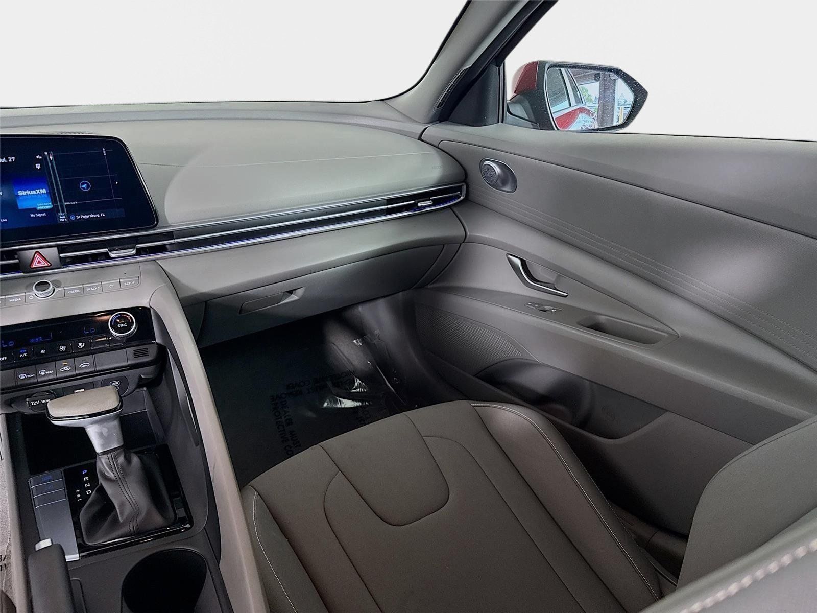 Certified 2024 Hyundai Elantra SEL FWD image 23