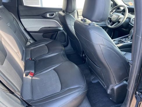 Used 2024 Jeep Compass Latitude image 31