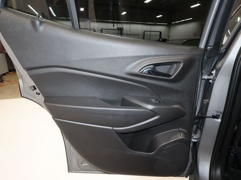 Certified 2025 Chevrolet Trax LT image 20