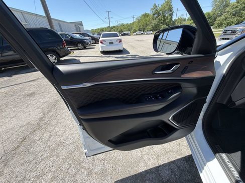Used 2025 Jeep Grand Cherokee Summit AWD/4WD image 15