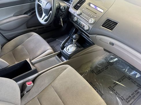 Used 2010 Honda Civic DX-VP image 31
