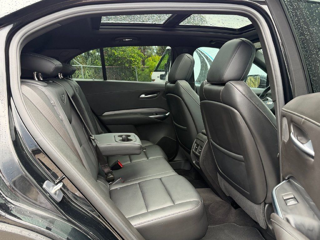 Used 2024 Cadillac XT4 Premium Luxury FWD image 17