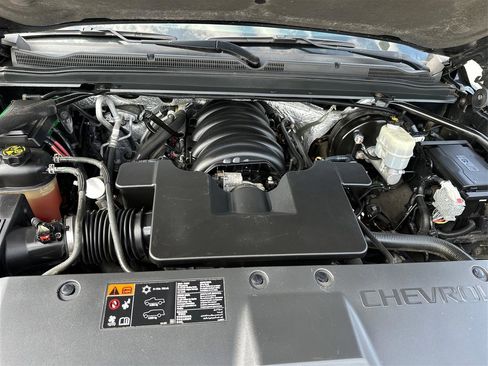 Used 2015 Chevrolet Tahoe LTZ AWD/4WD image 30