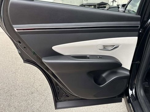 Used 2023 Hyundai Tucson SEL FWD image 11