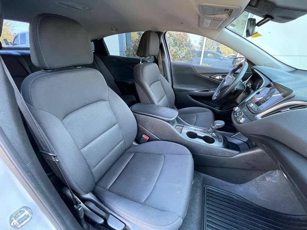Used 2024 Chevrolet Malibu RS FWD image 30
