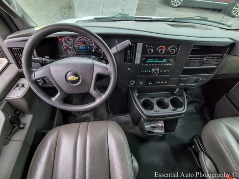 Used 2019 Chevrolet Express 2500 image 10