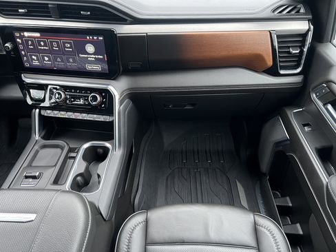 Used 2024 GMC Sierra 2500 Denali w/ Denali Reserve Package image 33