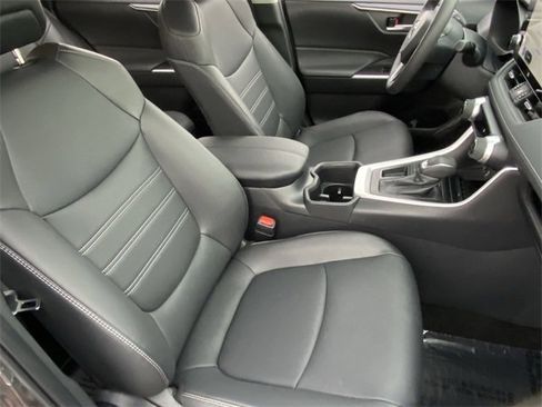 Used 2024 Toyota RAV4 XLE Premium image 19