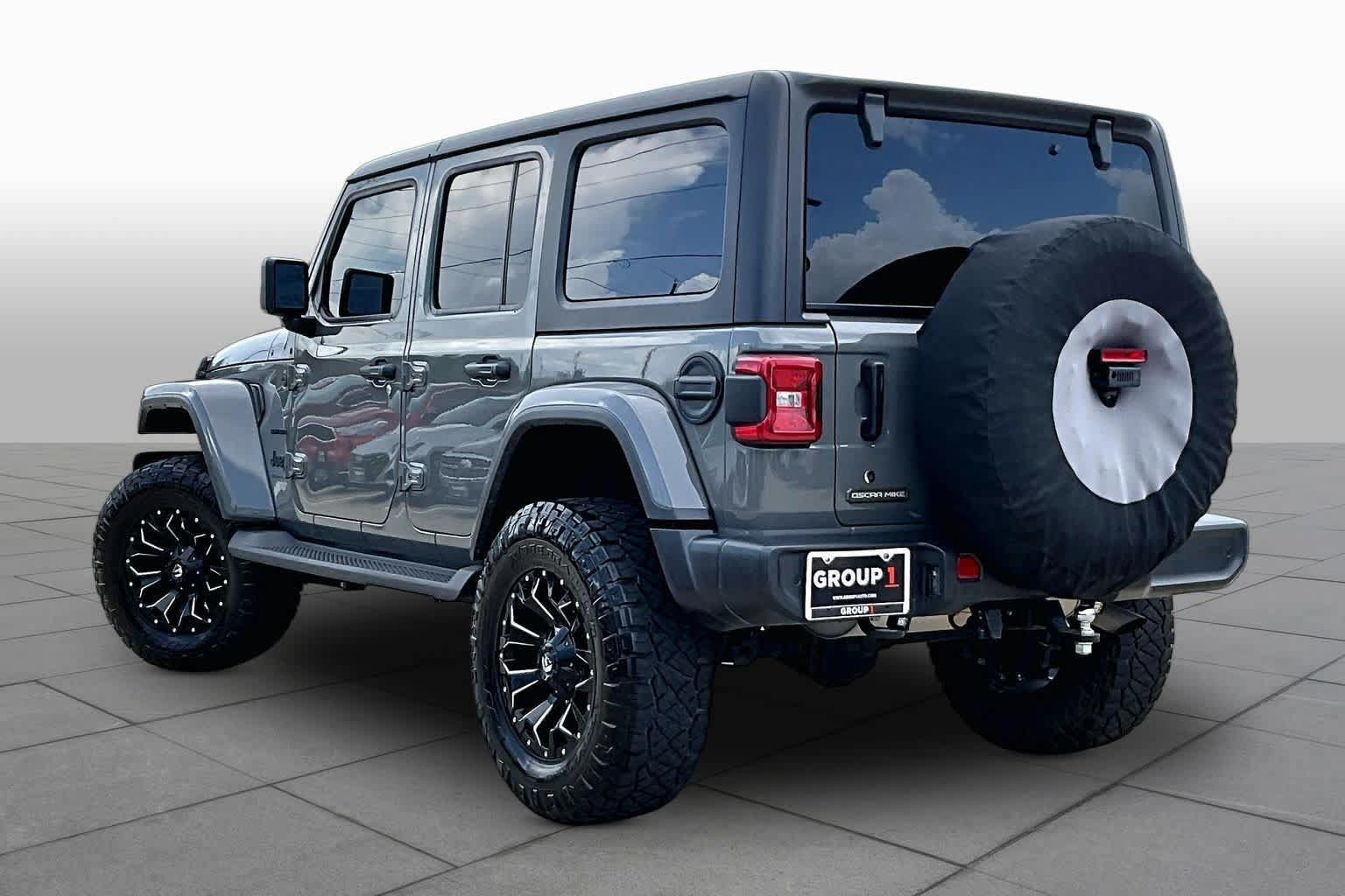 Used 2020 Jeep Wrangler Unlimited Sahara AWD/4WD image 12