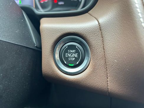 Used 2021 Chevrolet Tahoe High Country w/ Technology Package AWD/4WD image 31