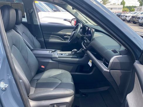 Used 2025 Toyota Grand Highlander AWD Hybrid image 20