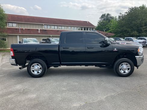 Certified 2024 RAM 2500 Tradesman w/ Chrome Appearance Group AWD/4WD image 4