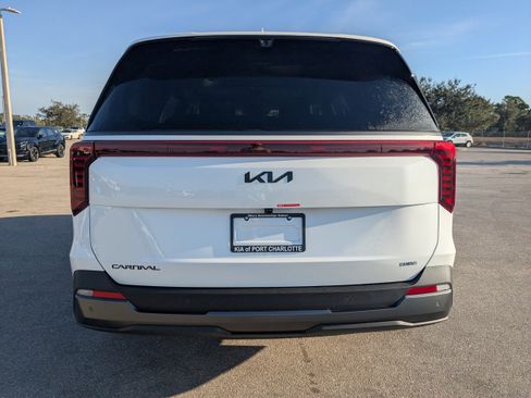 New 2026 Kia Carnival SX Prestige image 6