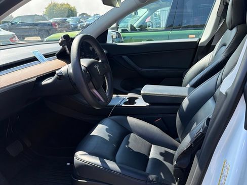 Used 2021 Tesla Model Y Long Range AWD/4WD image 7