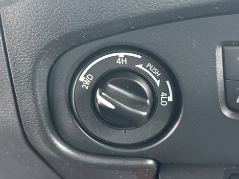 Certified 2022 Nissan Frontier PRO-4X image 32