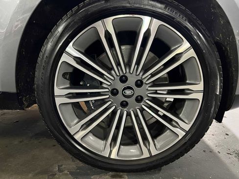 Used 2023 Land Rover Range Rover SE image 9