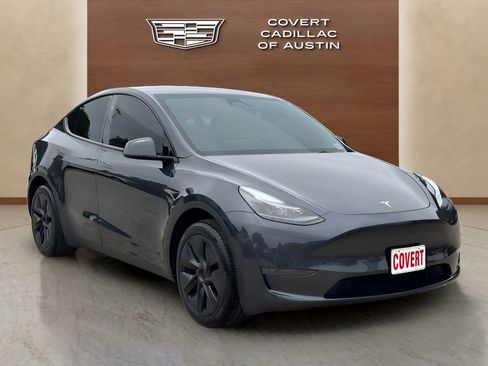 Used 2024 Tesla Model Y Long Range RWD image 9