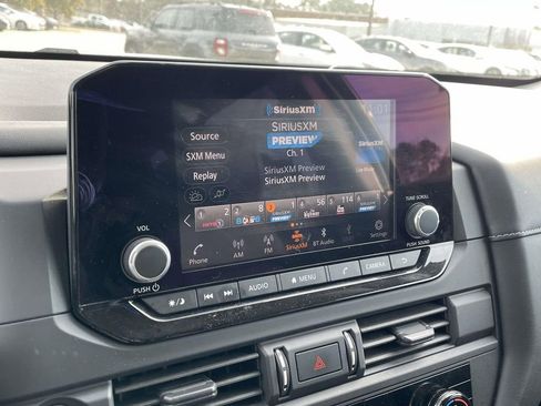 Used 2024 Nissan Pathfinder S image 26